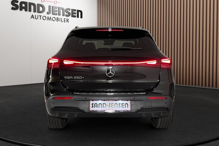 Sort Mercedes EQA250+ fra 2025