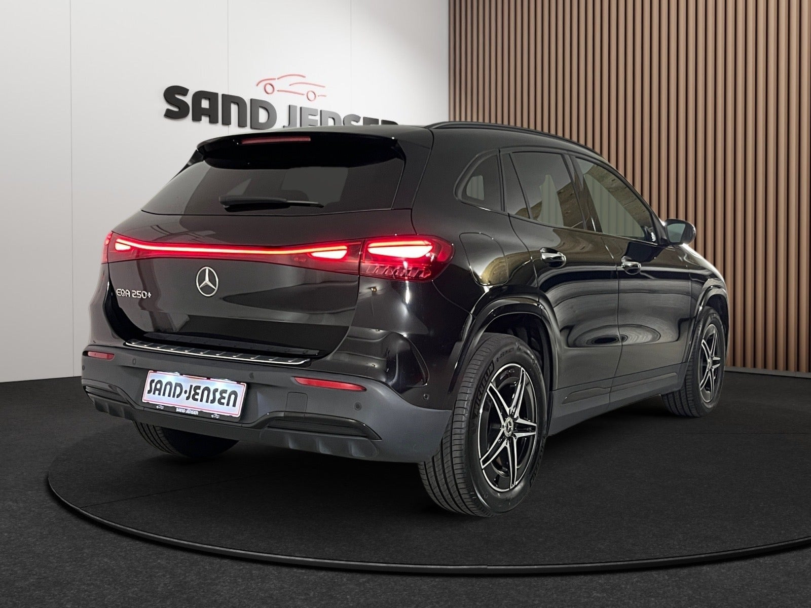 Sort Mercedes EQA250+ fra 2025