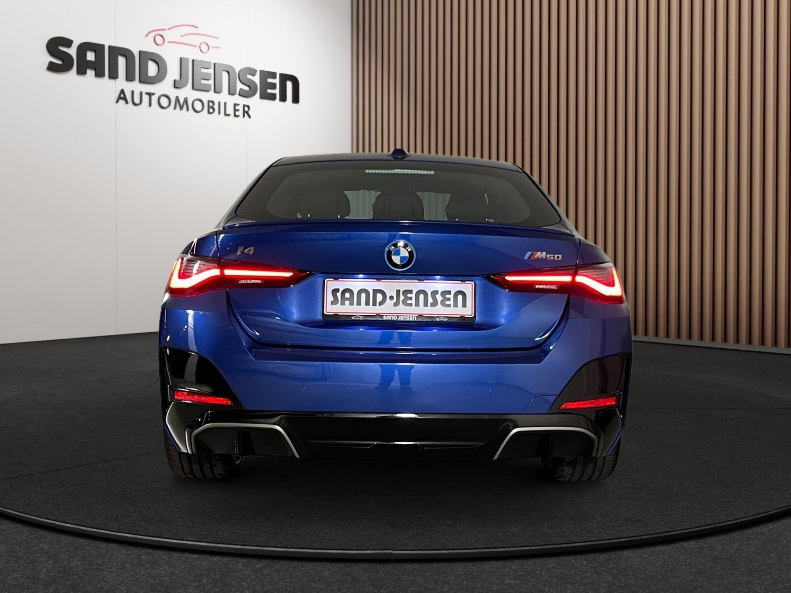 Blå BMW i4 fra 2024
