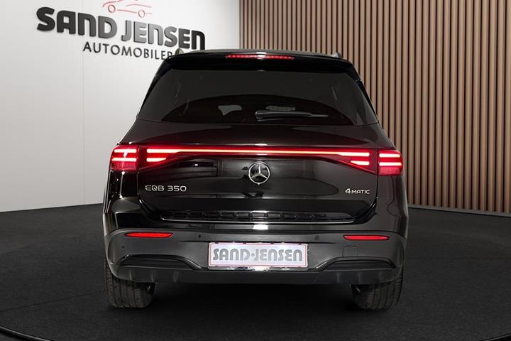 Sort Mercedes EQB350 fra 2025