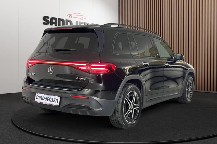 Sort Mercedes EQB350 fra 2025