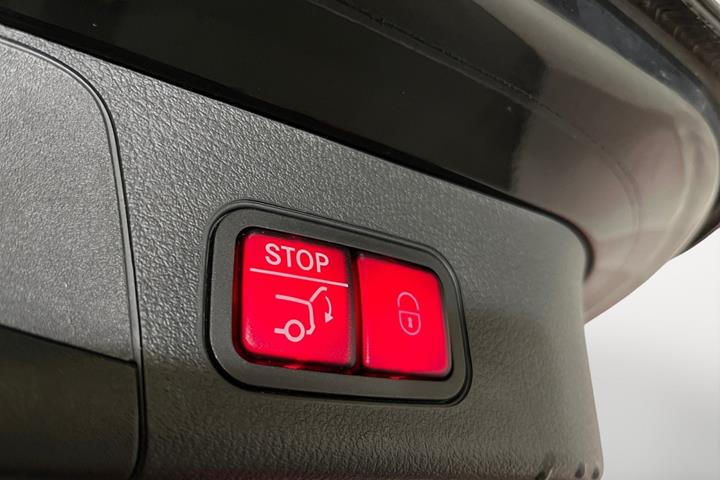 Sort Mercedes EQB350 fra 2025