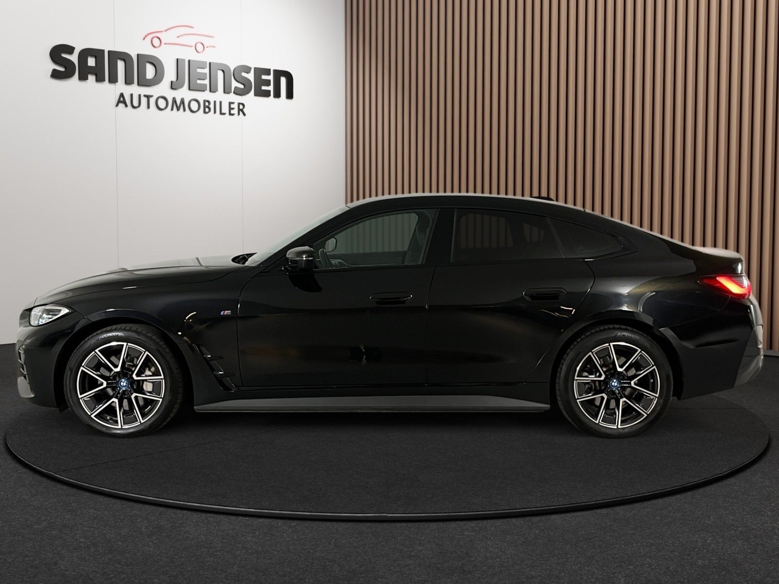 Sort BMW i4 fra 2024