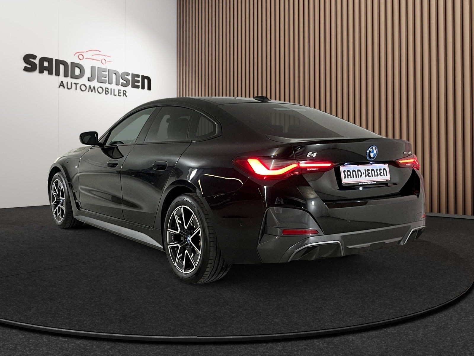 Sort BMW i4 fra 2024