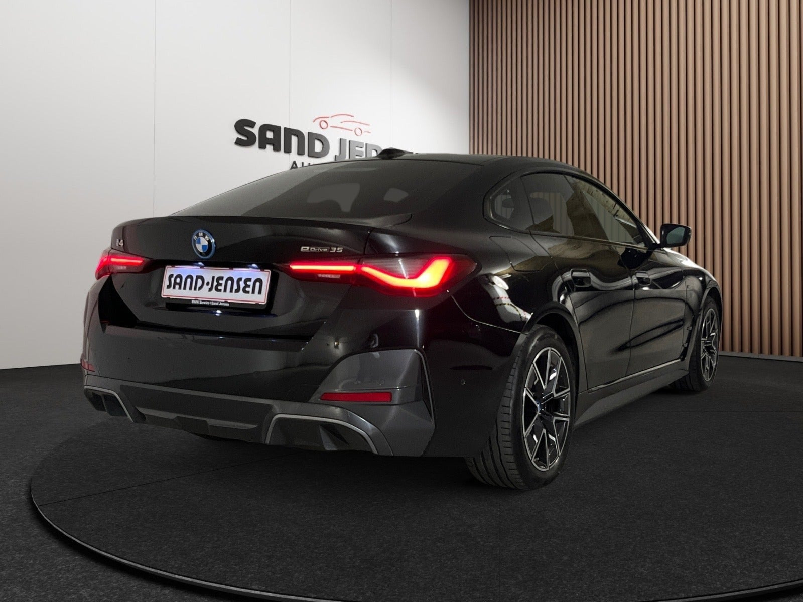 Sort BMW i4 fra 2024