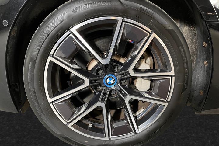 Sort BMW i4 fra 2024