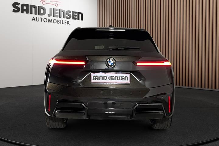 Sort BMW iX fra 2026
