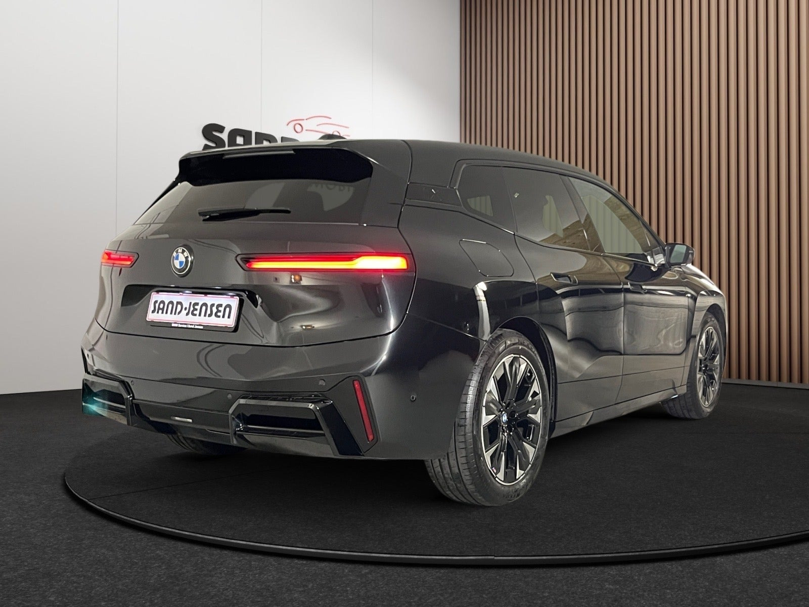 Sort BMW iX fra 2026