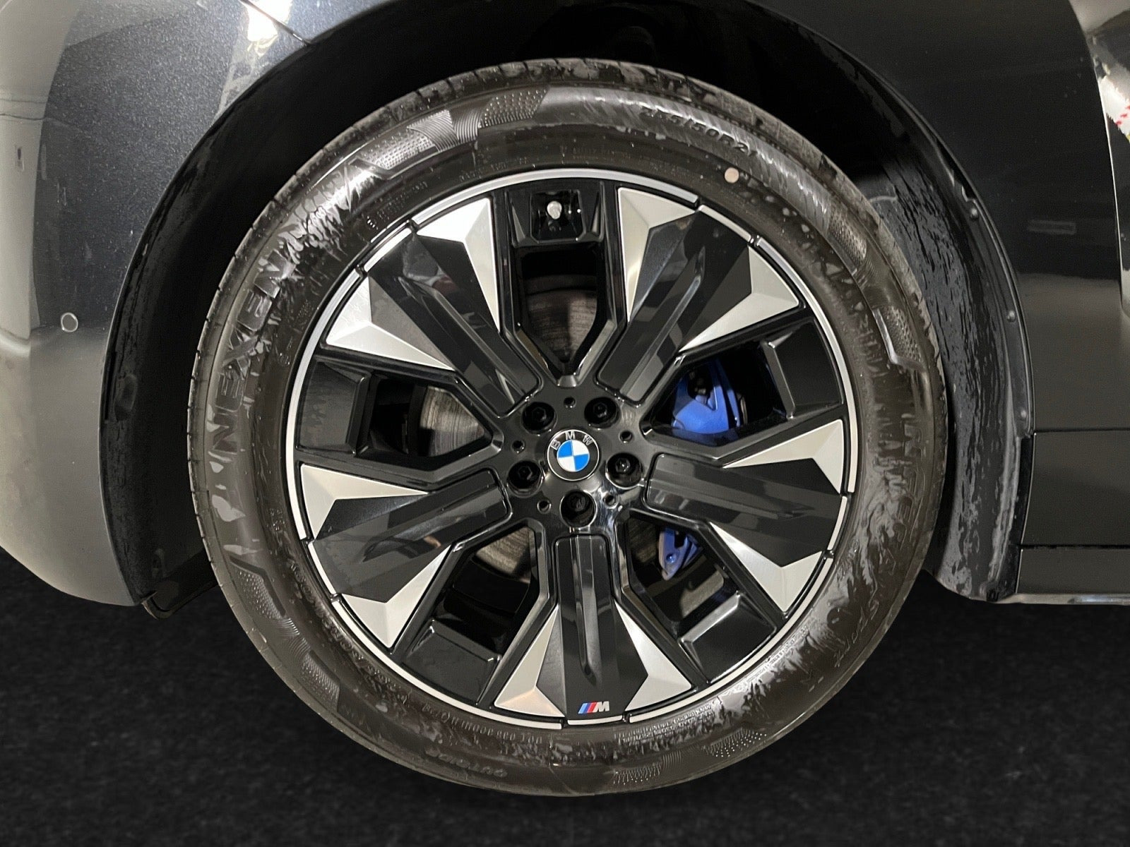 Sort BMW iX fra 2026