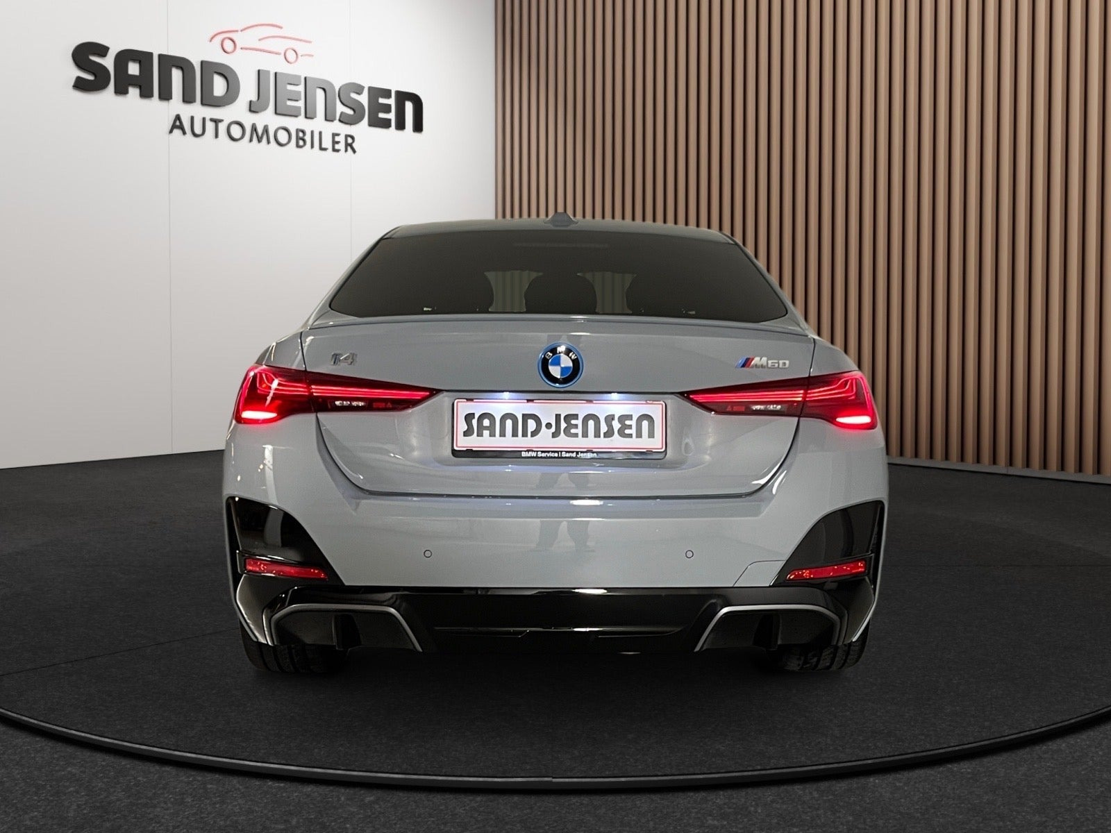Grå BMW i4 fra 2026