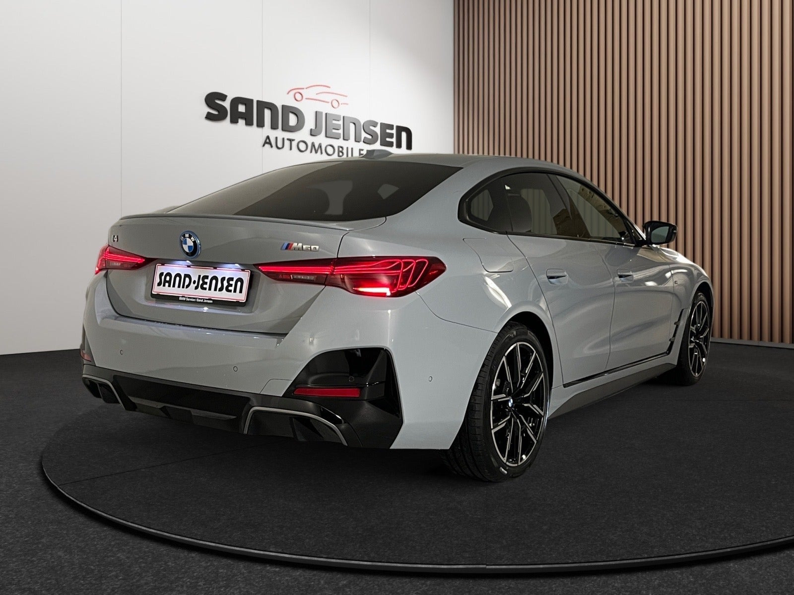 Grå BMW i4 fra 2026