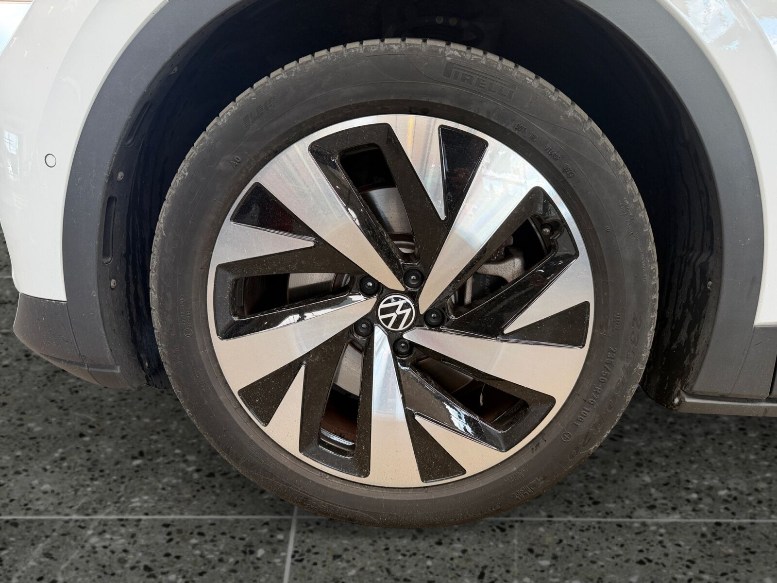 Hvid VW ID.4 fra 2023