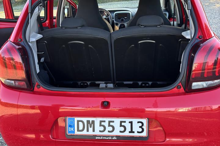 Rød Peugeot 108 fra 2015