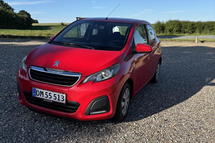 Rød Peugeot 108 fra 2015