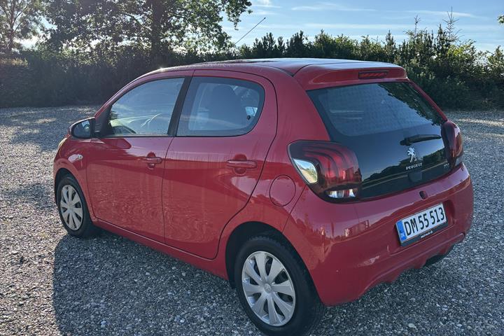 Rød Peugeot 108 fra 2015