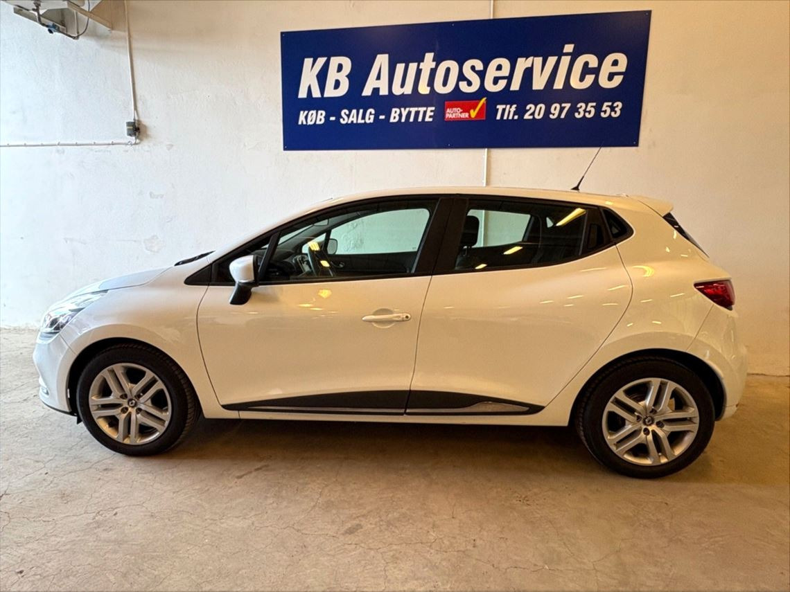Hvid Renault Clio IV fra 2017