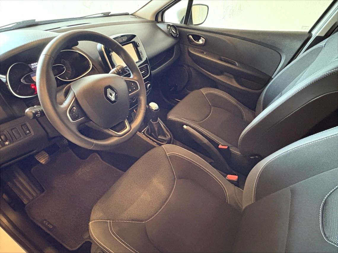 Hvid Renault Clio IV fra 2017