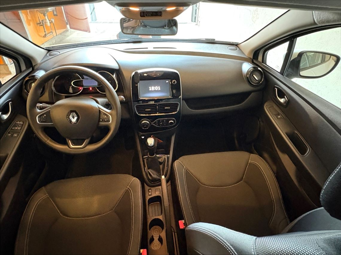 Hvid Renault Clio IV fra 2017