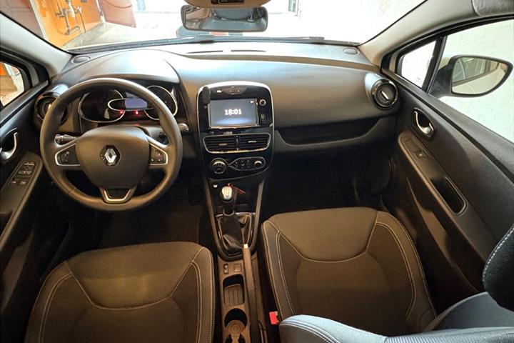 Hvid Renault Clio IV fra 2017