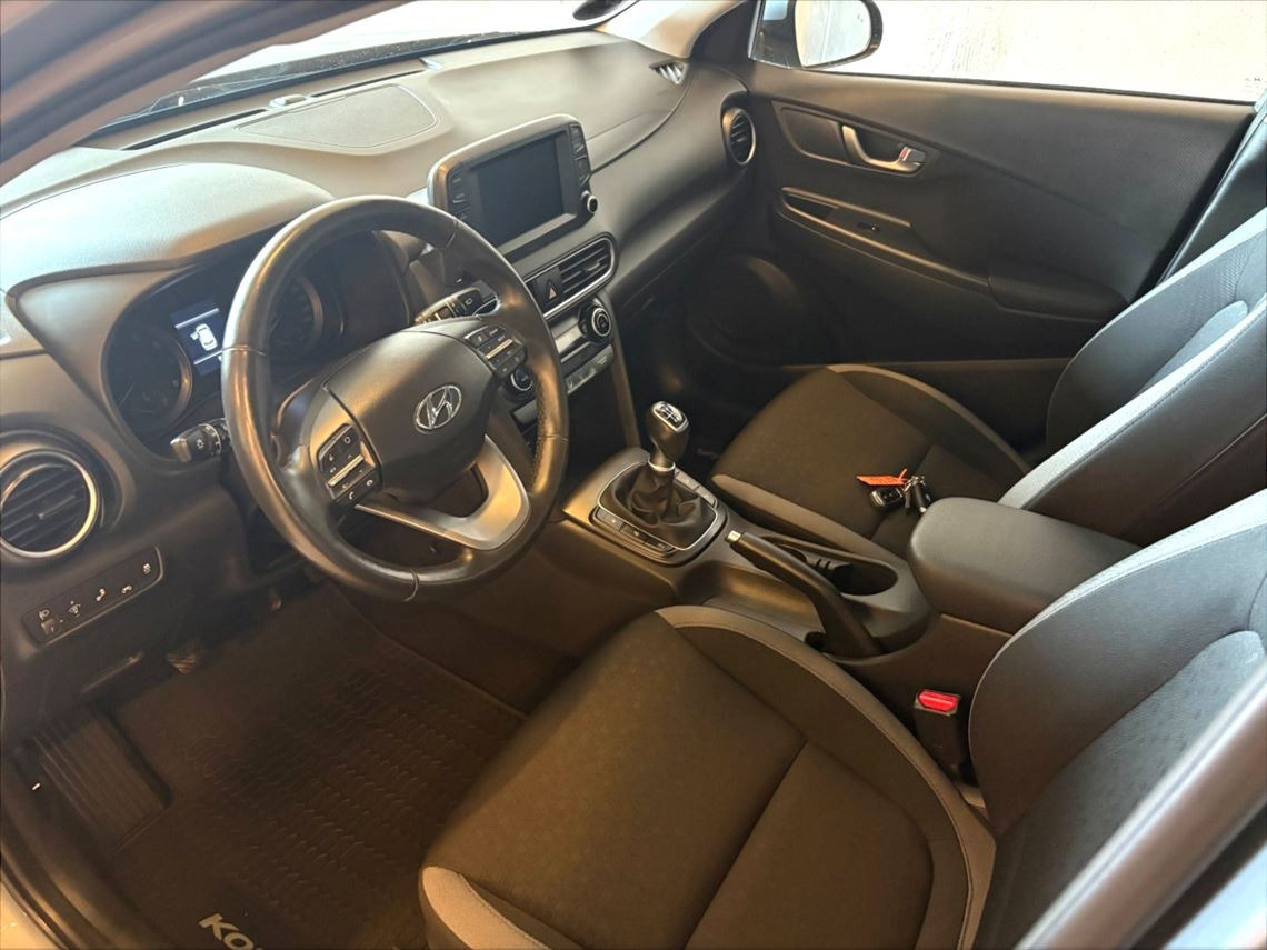 Grå Hyundai Kona fra 2020