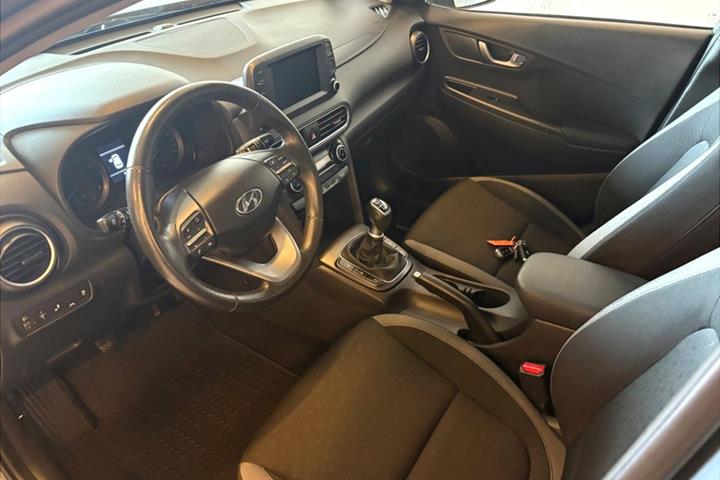 Grå Hyundai Kona fra 2020