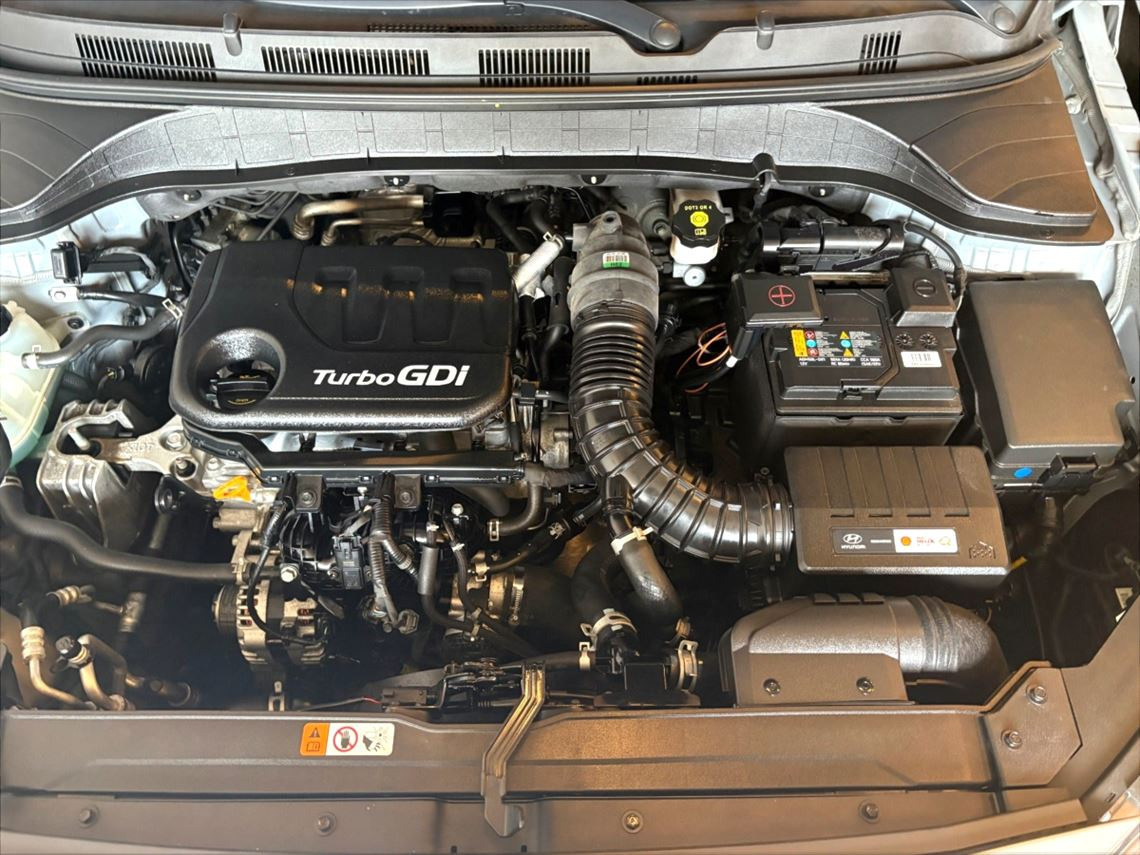 Grå Hyundai Kona fra 2020