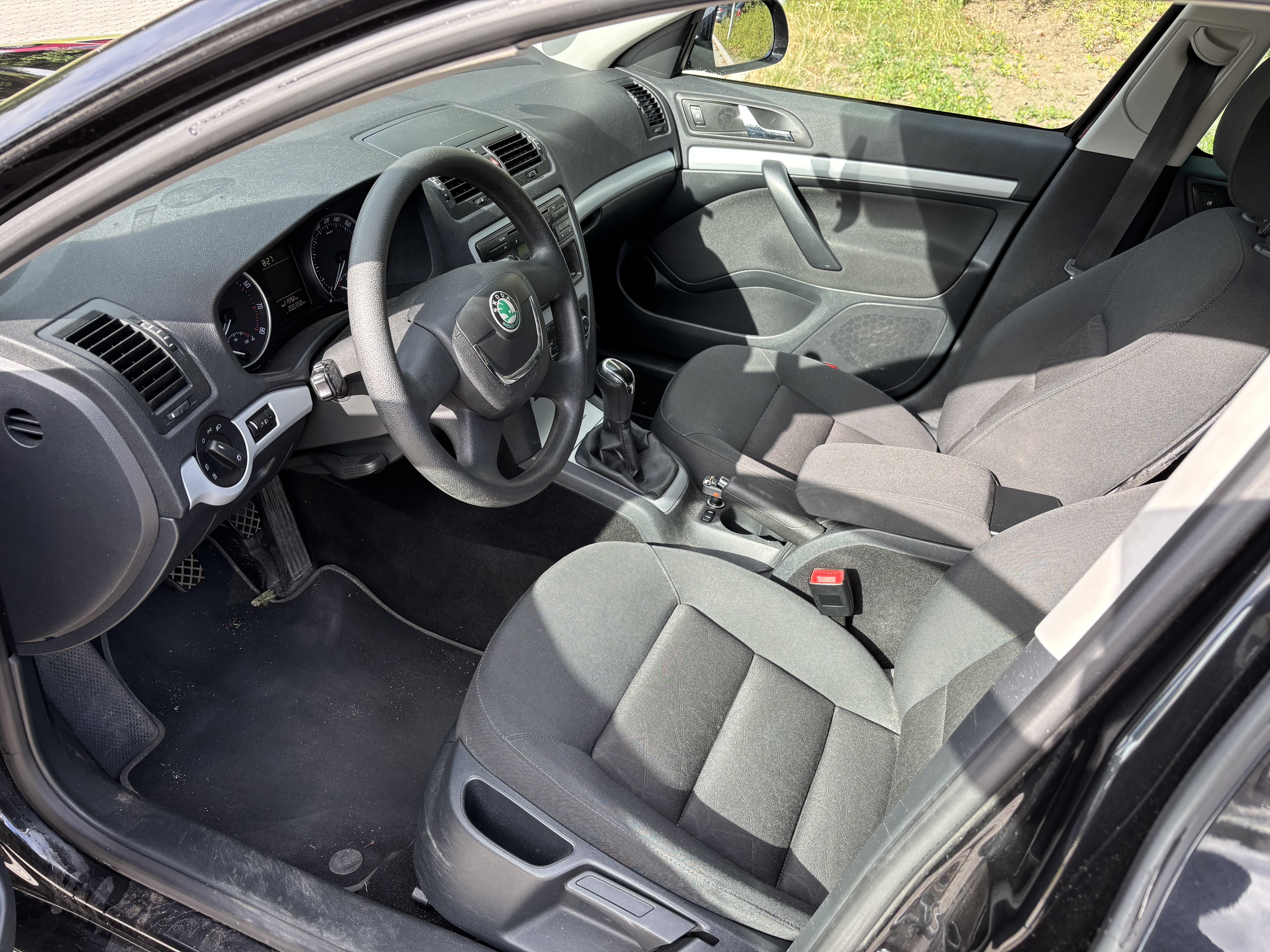 Sort Skoda Octavia fra 2012