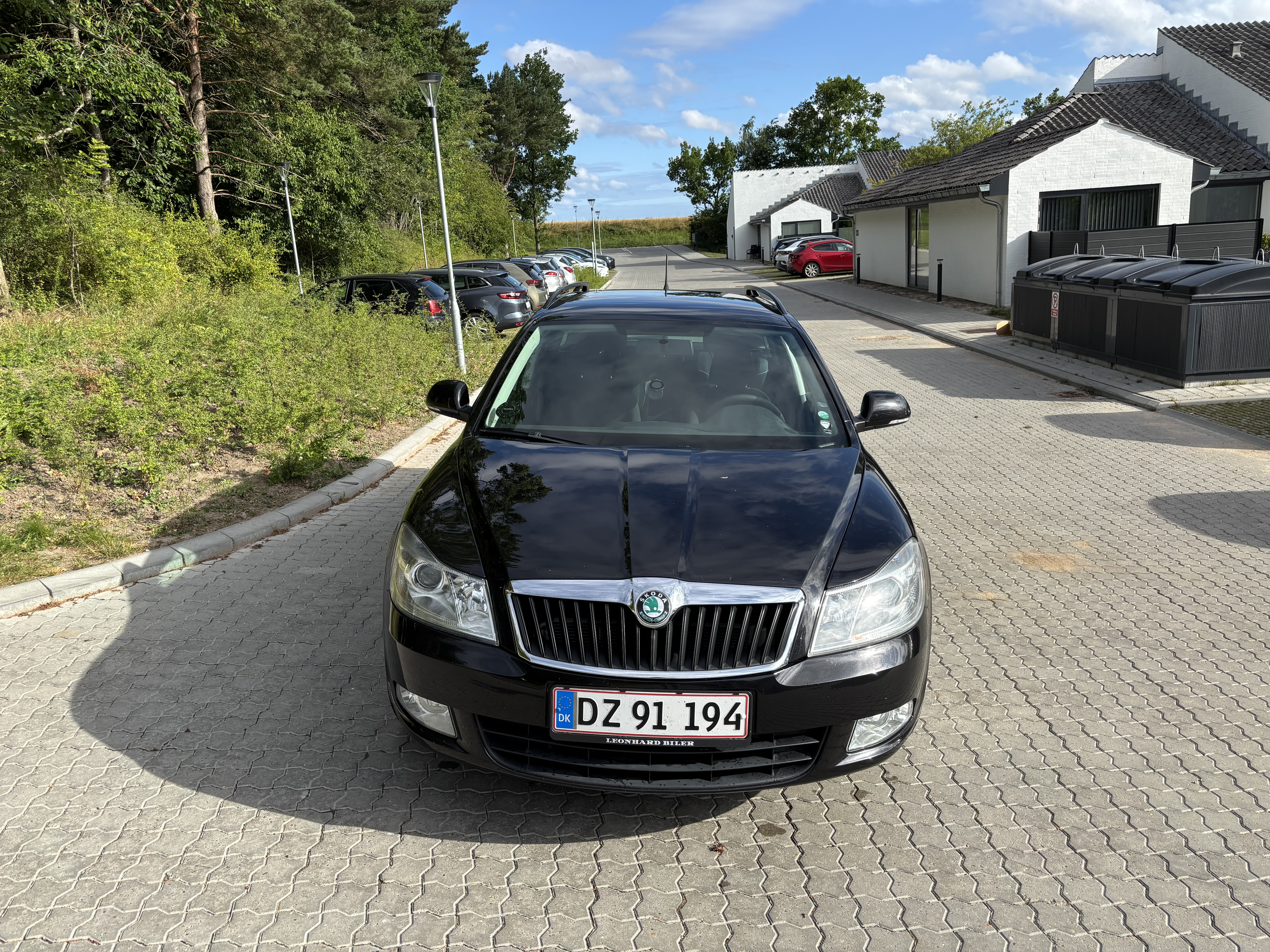 Sort Skoda Octavia fra 2012