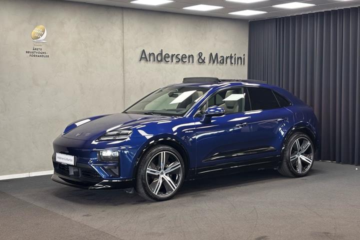 Blå Porsche Macan fra 2024