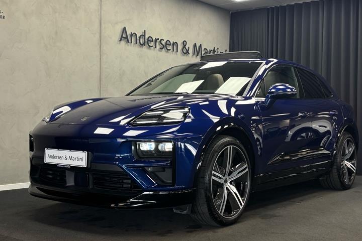 Blå Porsche Macan fra 2024