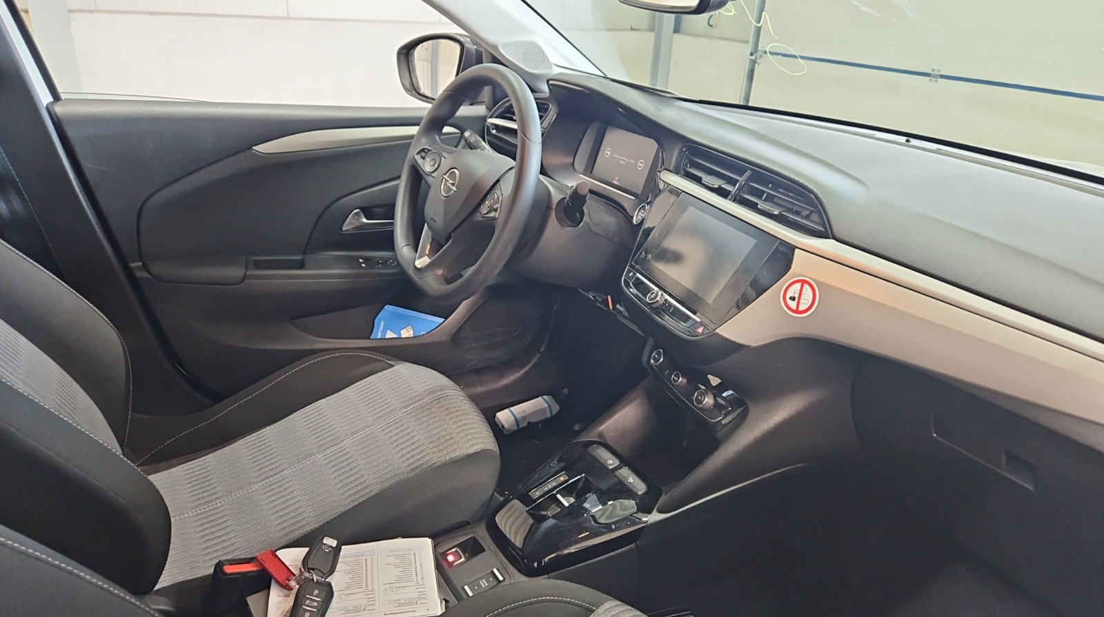 Hvid Opel Corsa-e fra 2023