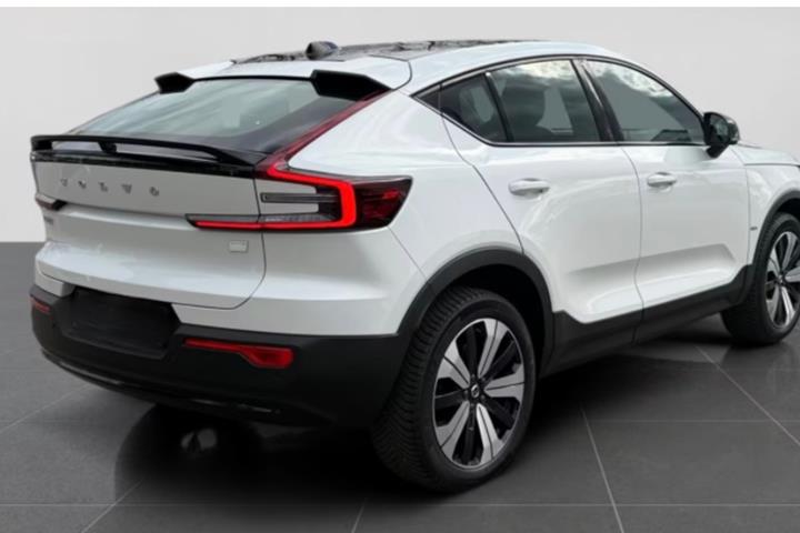 Hvid Volvo C40 fra 2023