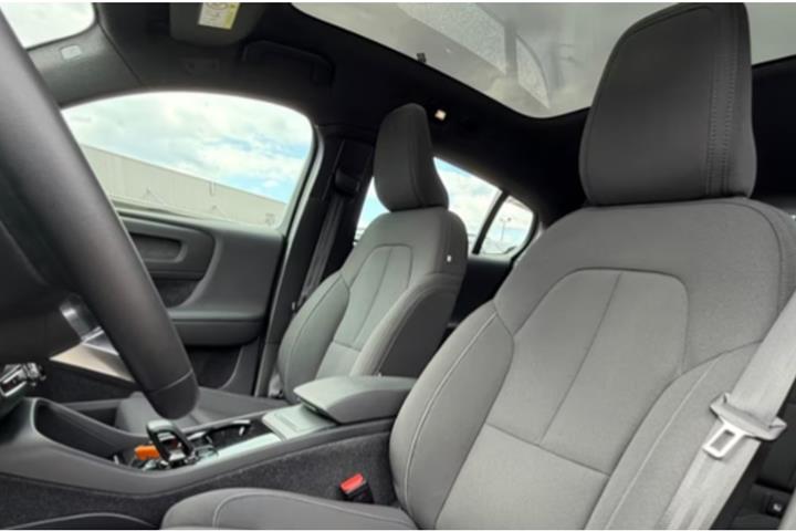 Hvid Volvo C40 fra 2023