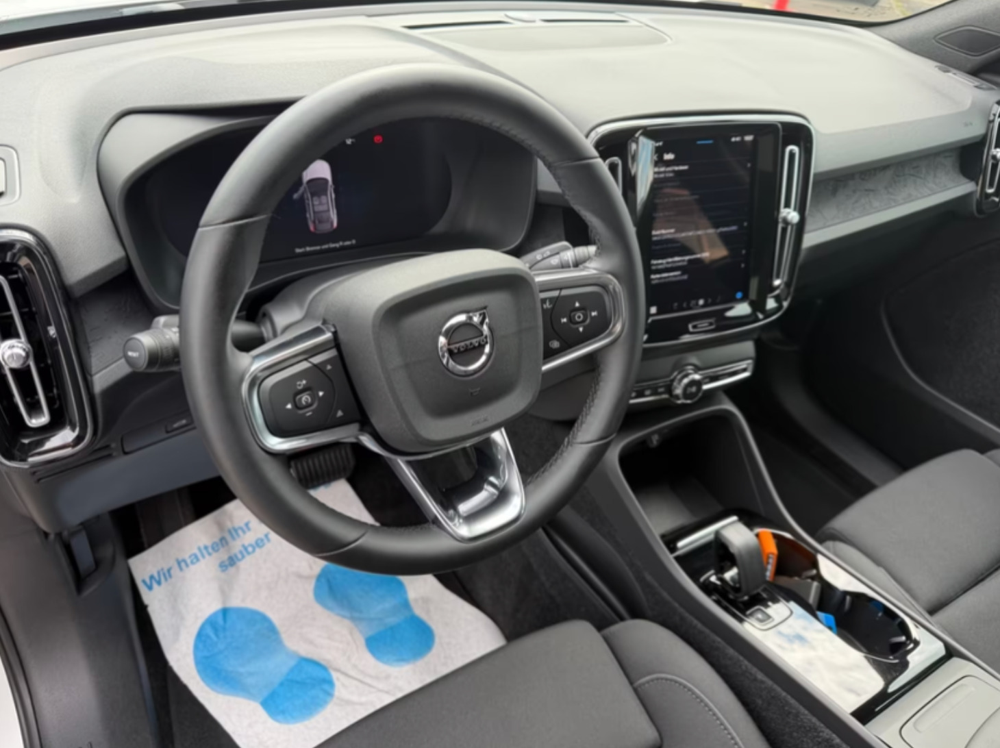 Hvid Volvo C40 fra 2023