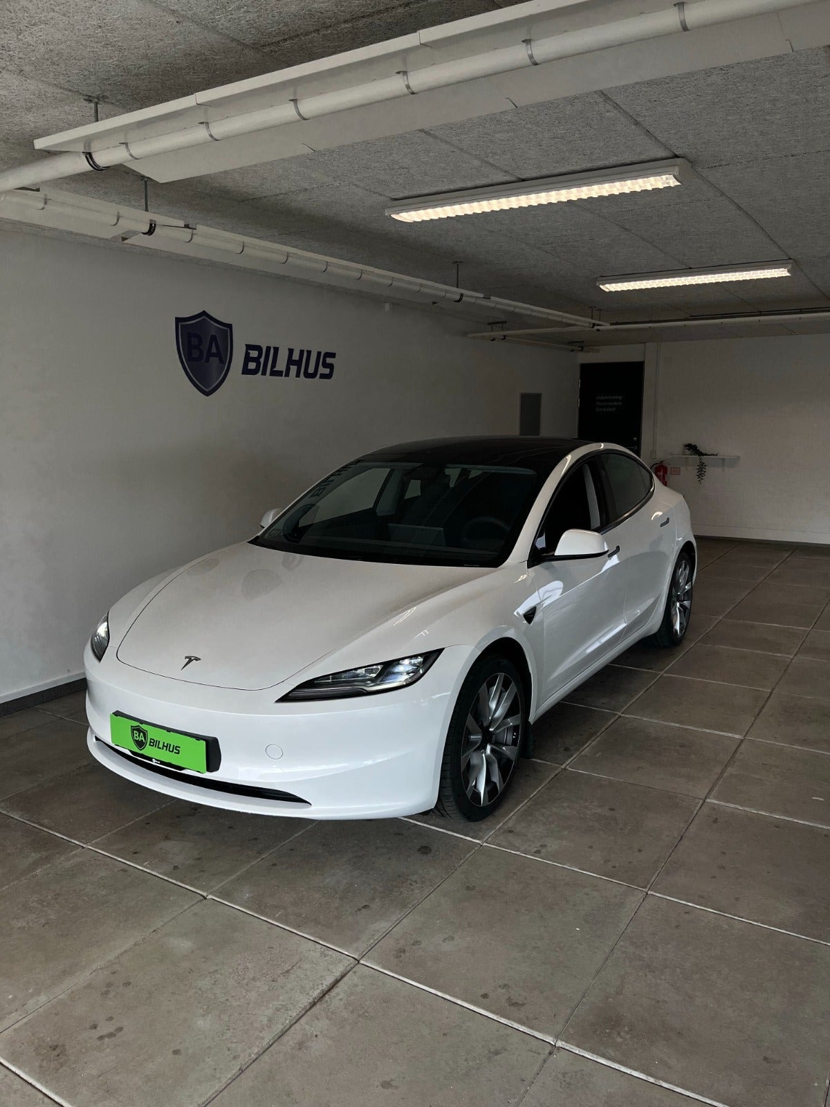 Tesla Model 3 Long Range RWD