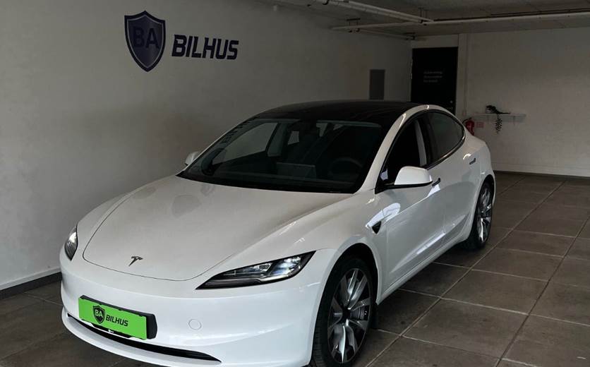 Tesla Model 3 Long Range RWD