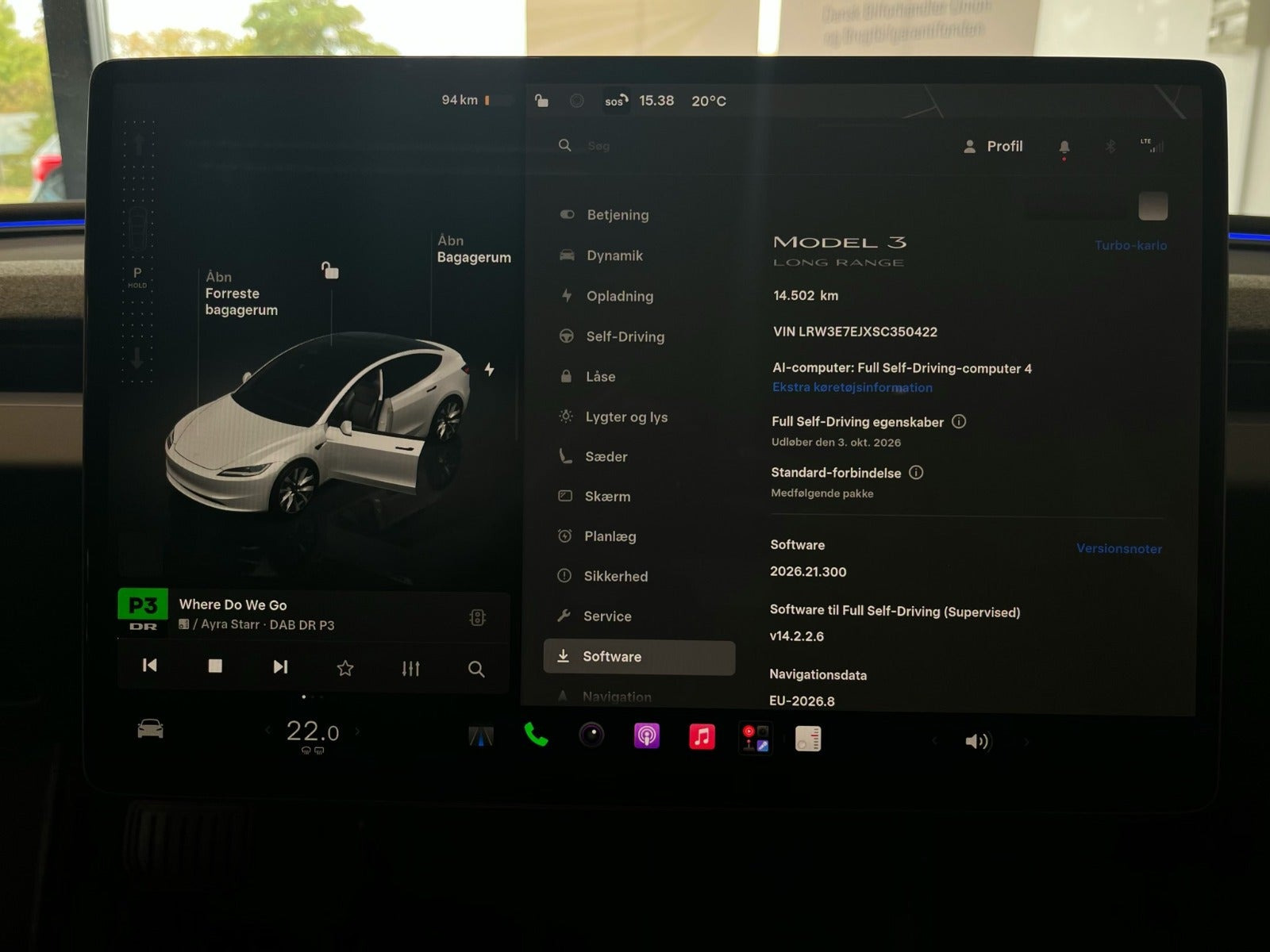 Hvid Tesla Model 3 fra 2025