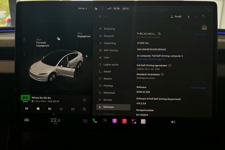 Hvid Tesla Model 3 fra 2025