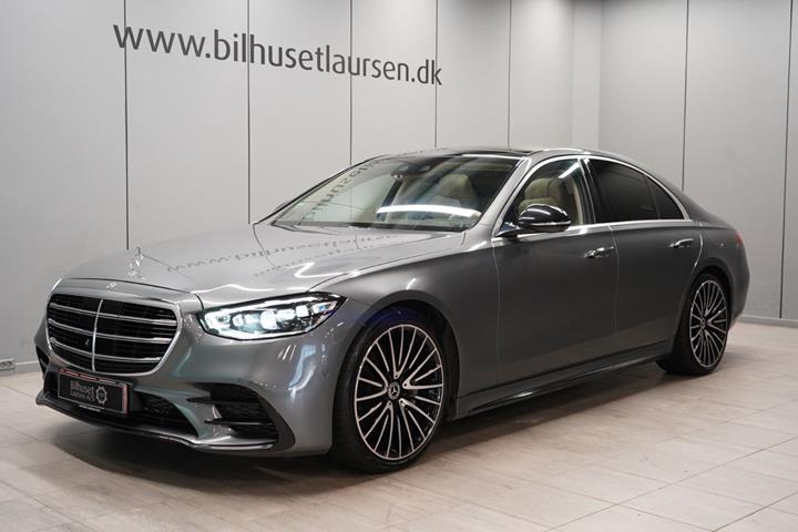 Grå Mercedes S580 e fra 2022