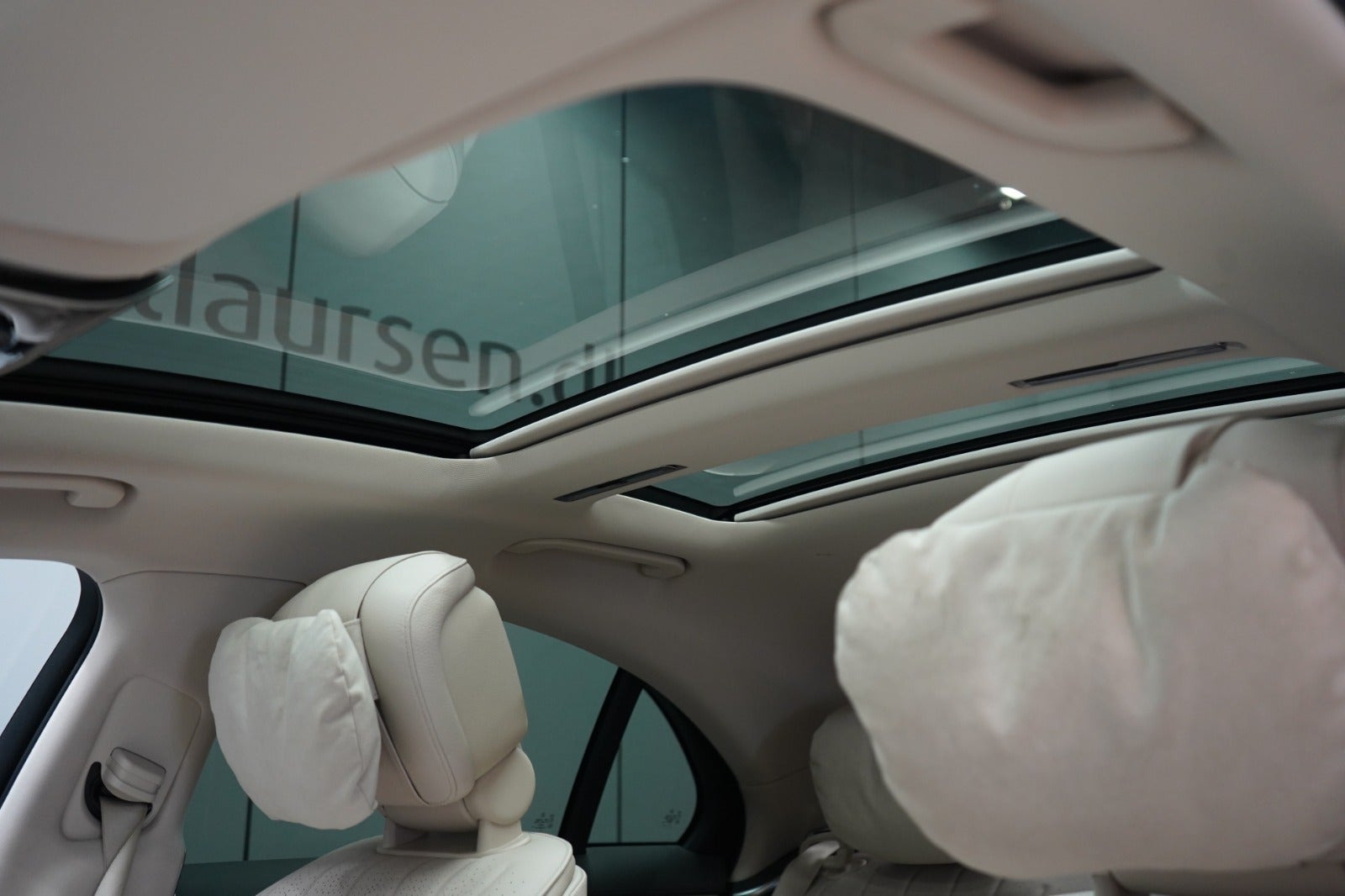 Grå Mercedes S580 e fra 2022