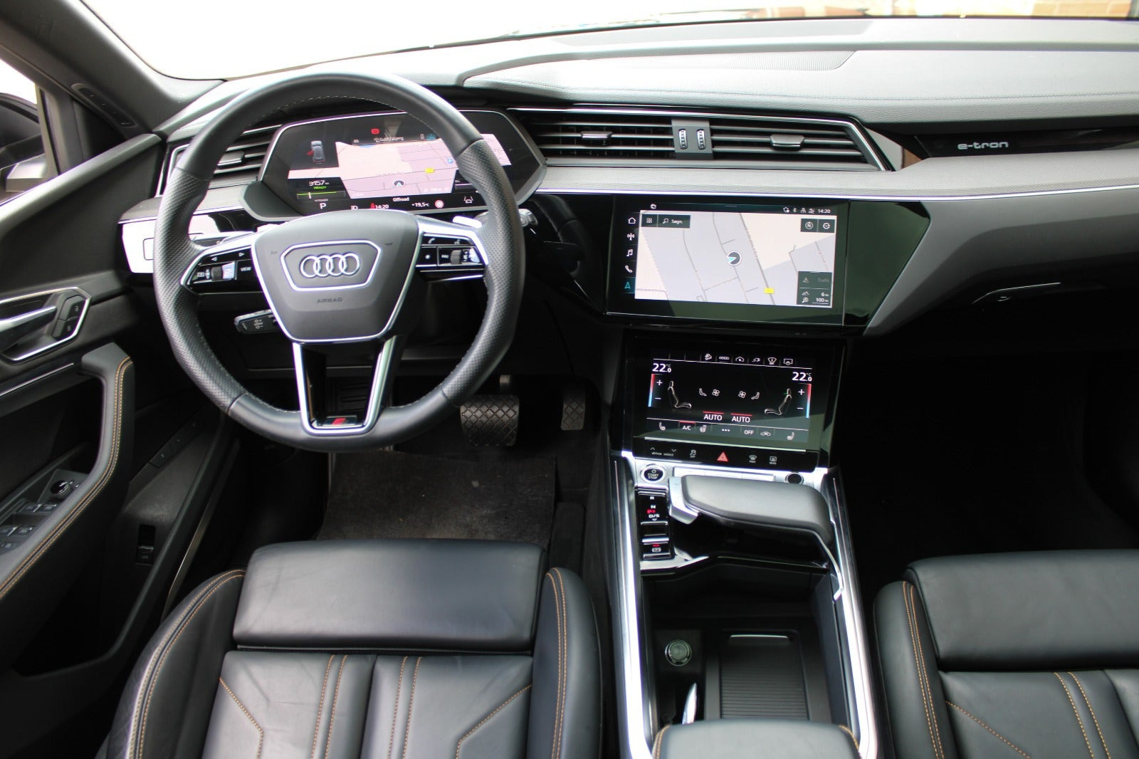 Sort Audi e-tron fra 2023