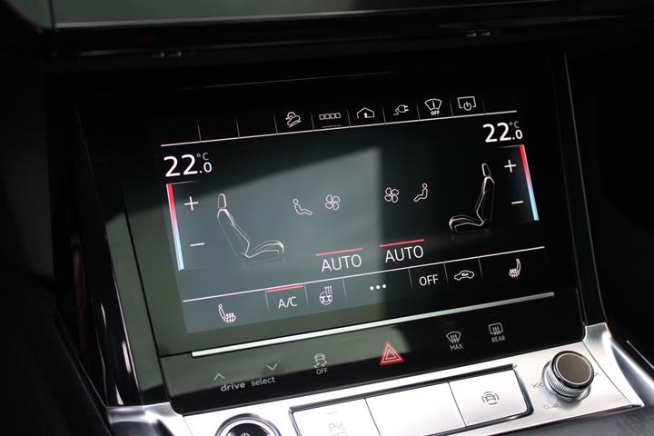 Sort Audi e-tron fra 2023