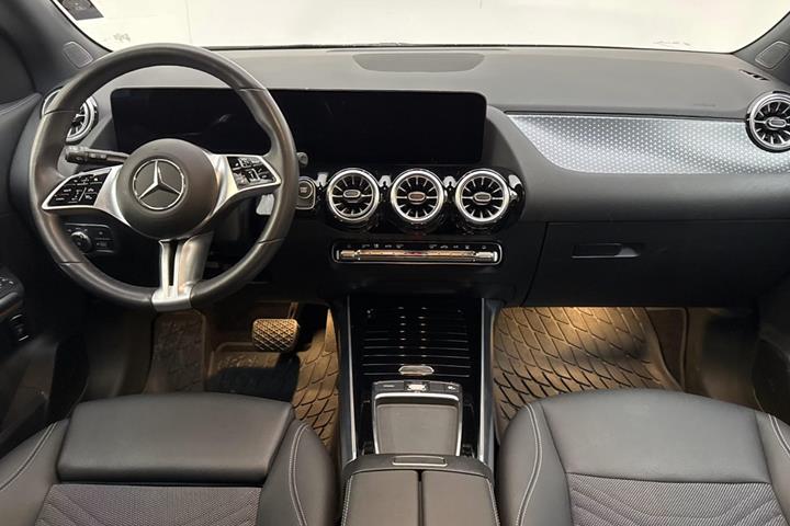 Sort Mercedes EQA250+ fra 2024