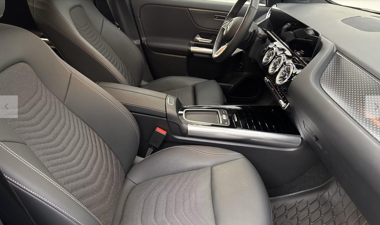 Sort Mercedes EQA250+ fra 2024
