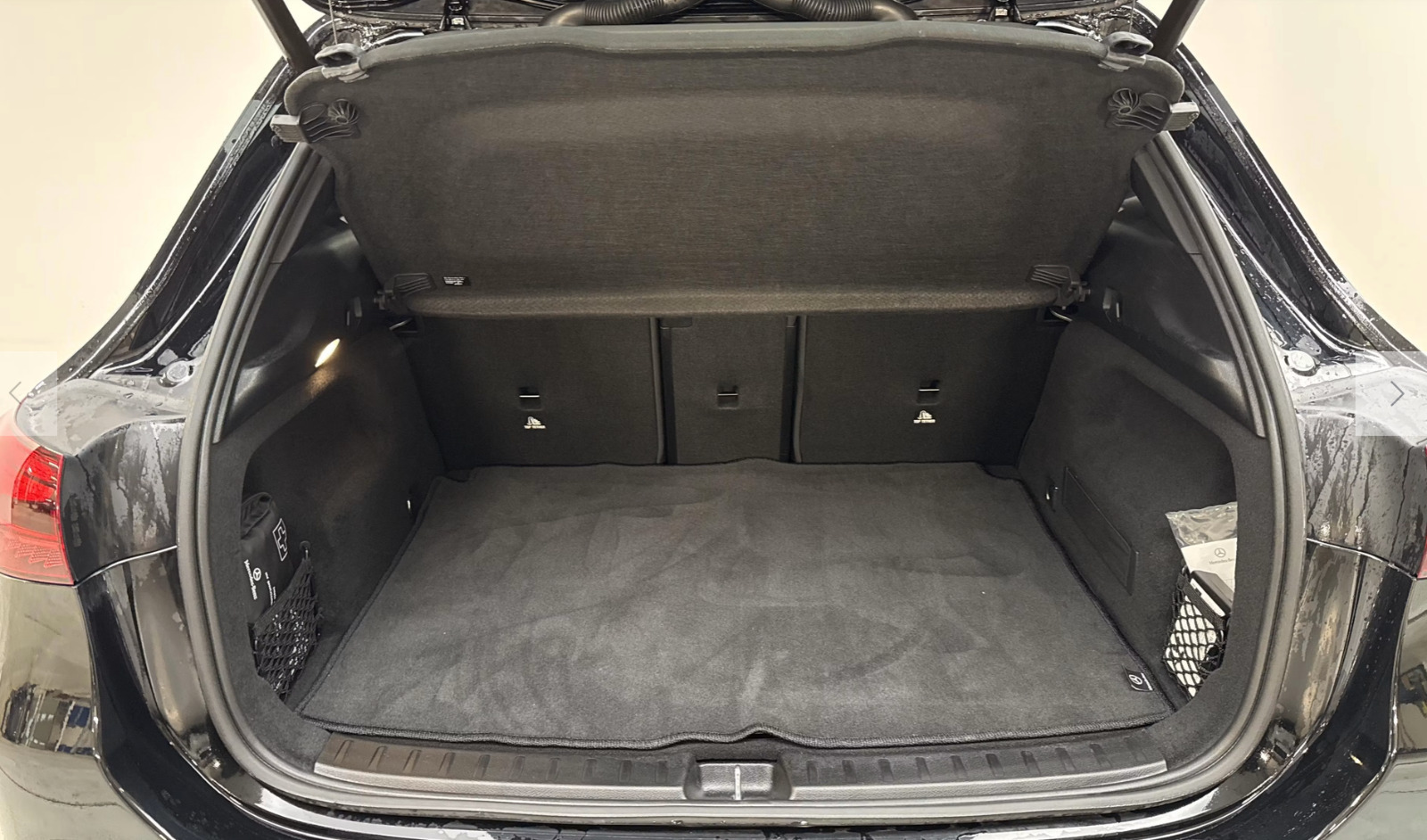 Sort Mercedes EQA250+ fra 2024