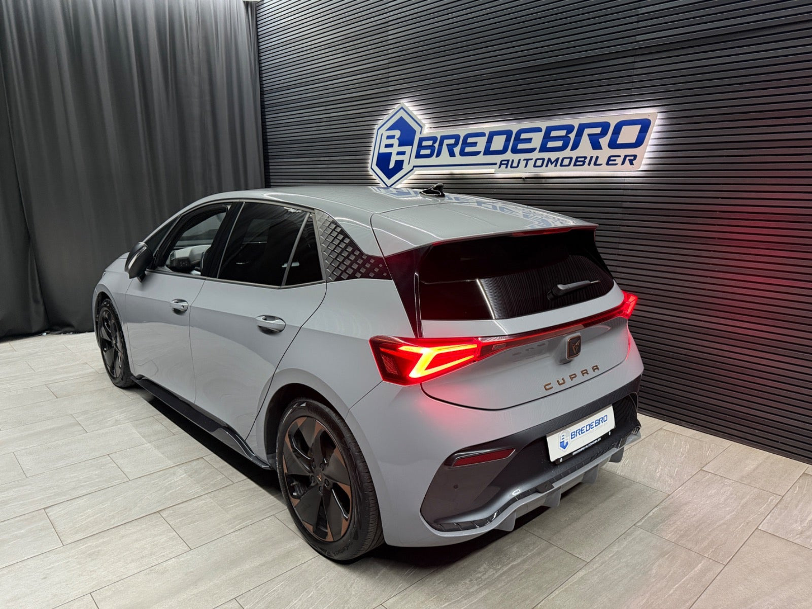 Grå Cupra Born fra 2024