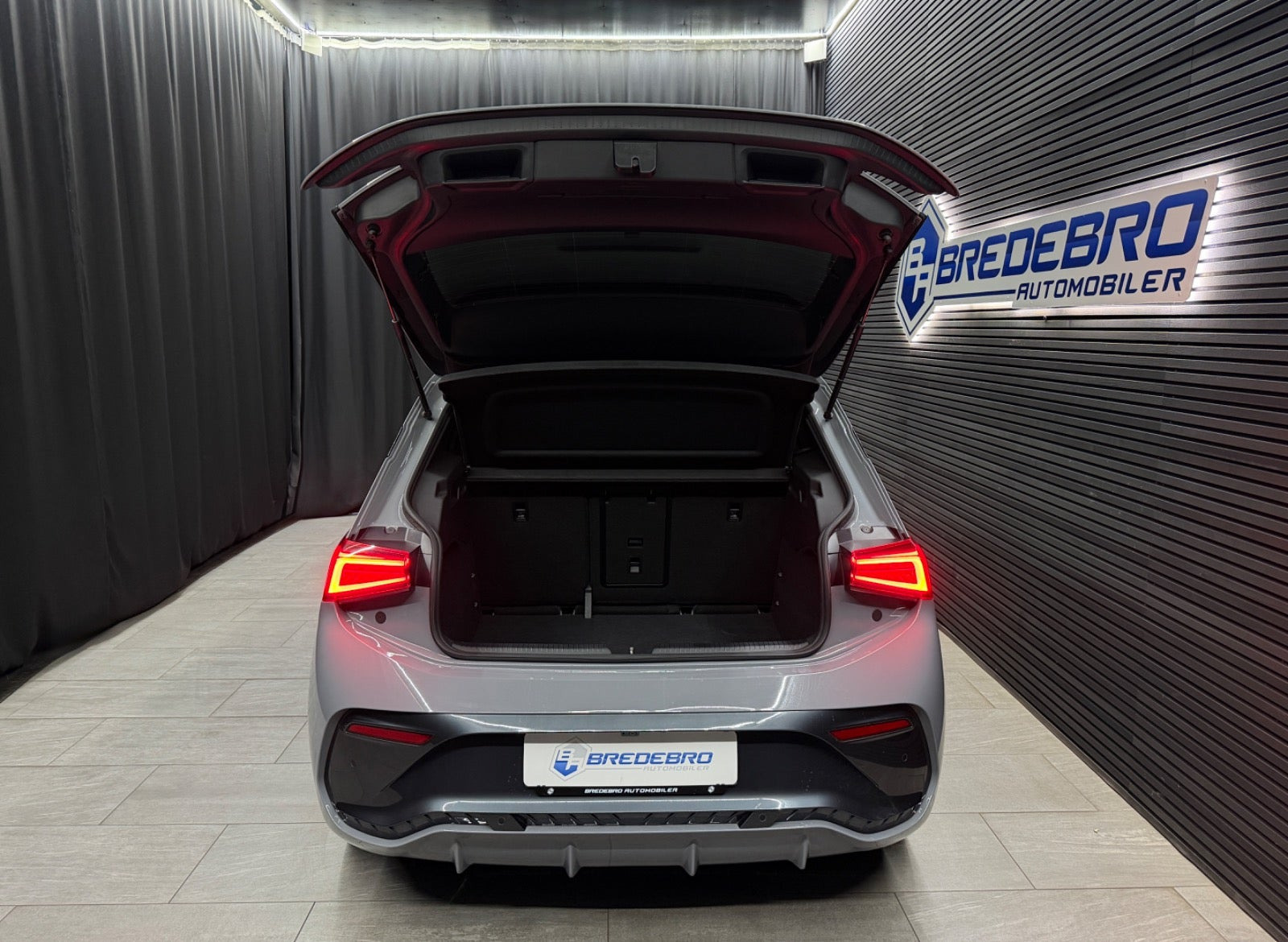 Grå Cupra Born fra 2024
