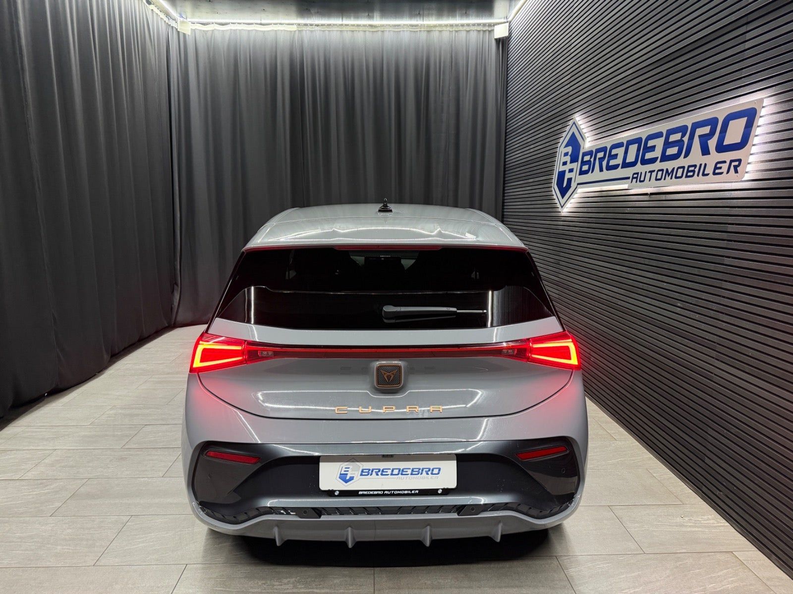 Grå Cupra Born fra 2024