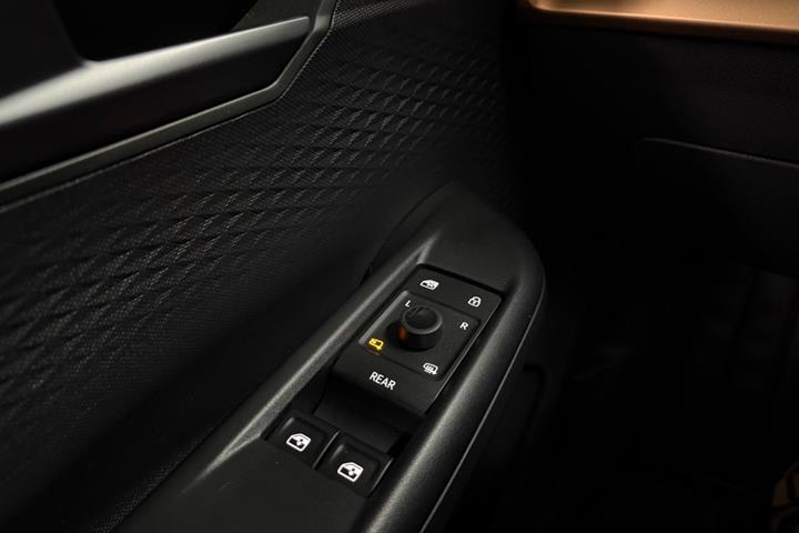 Grå Cupra Born fra 2024