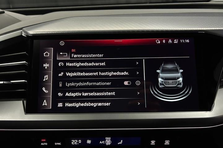 Sølv Audi Q4 e-tron fra 2024